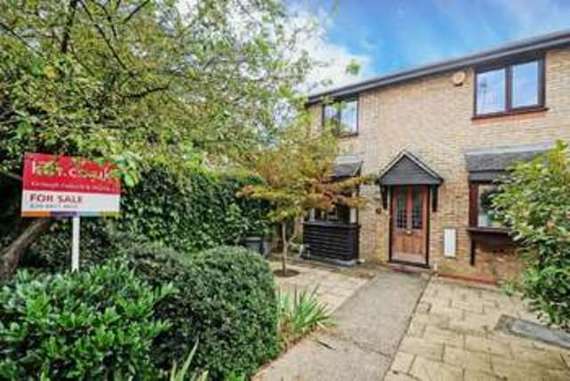 3 bedroom End of Ter...